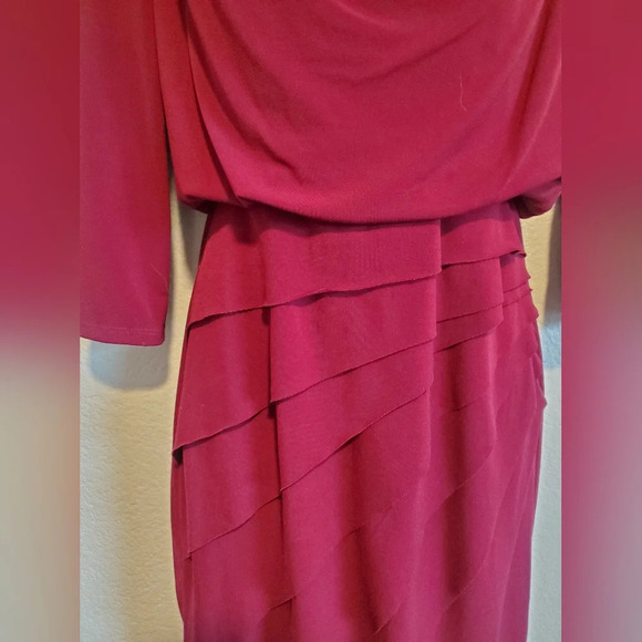 💚5/$25 London Times Burgundy Draped Stretchy Mini Dress Size 4 - Picture 6 of 8